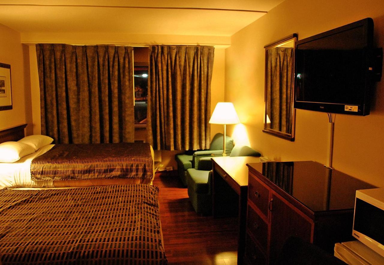 Chomedey Inn Laval Quarto foto